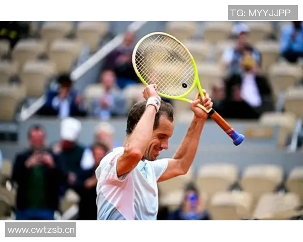 梅德维德夫的崛起与挑战：探索这位年轻天才在网球界的未来之路